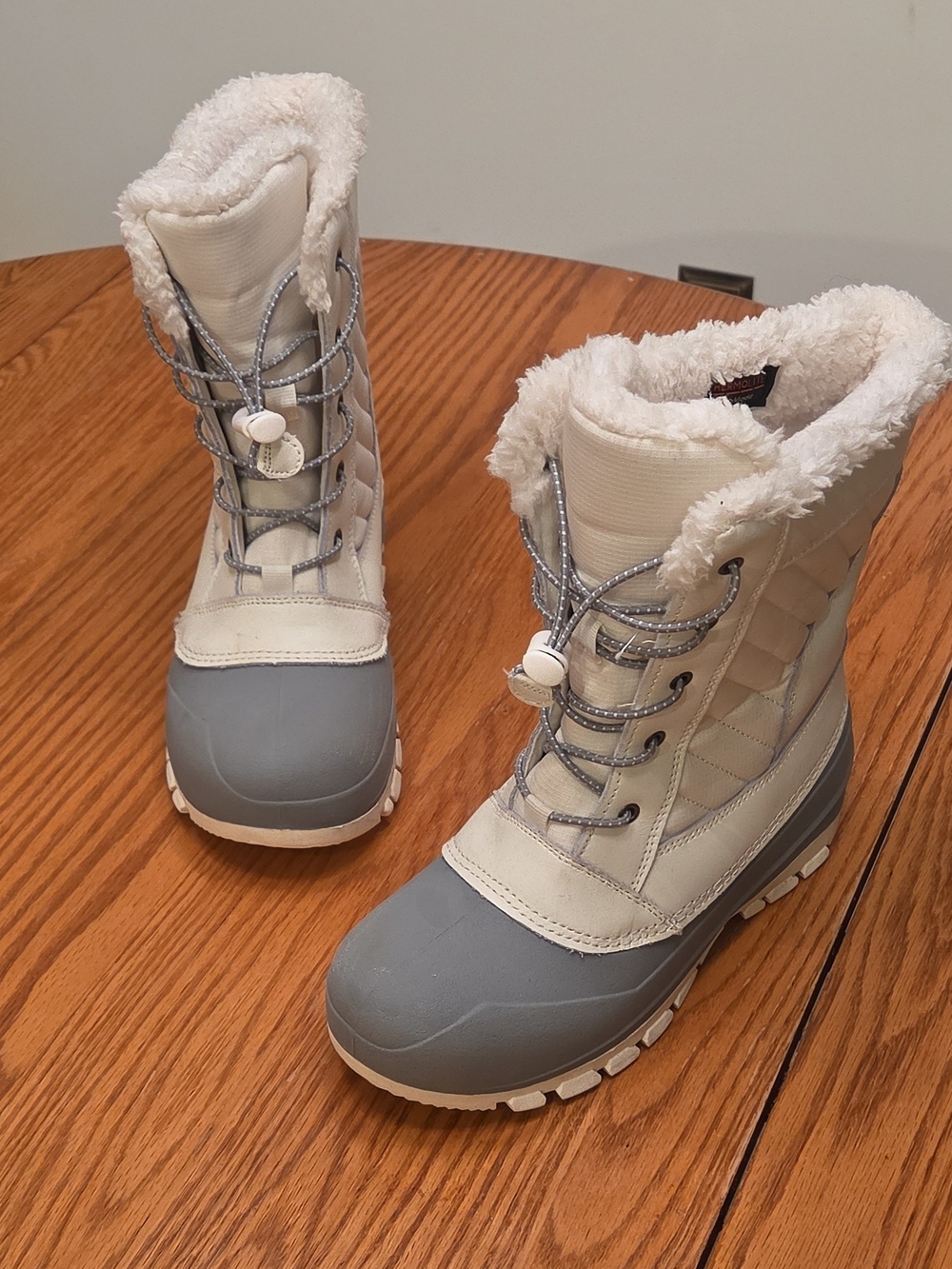 All In Motion Women's Winter Snow Boots - Light Gray and Cream Size 5